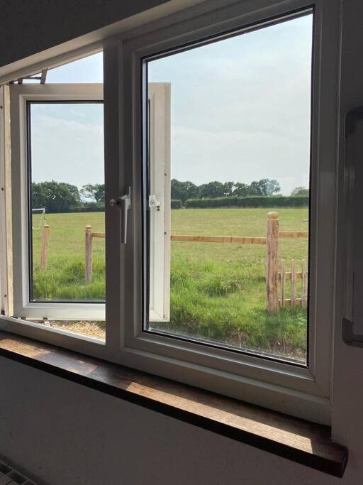 Hordle Beautiful Rural Self Contained Farm Annexヴィラ エクステリア 写真